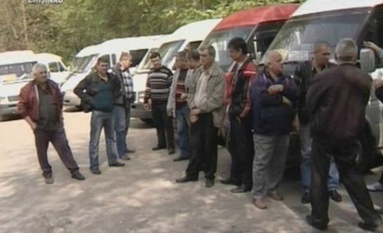 Администраторы маршрутов надеются, что положение дел изменится к осени, когда поток пассажиров заметно возрастает. Фото: protv.md