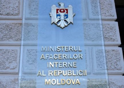 Dacă cei din raioane spuneau că probleme grave nu au întâmpinat, atunci cei din capitală au atras atenţia asupra mai multor încălcări