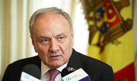 Comuniştii cred că preşedintele ţării, Nicolae Timofti, trebuie să demisioneze. 