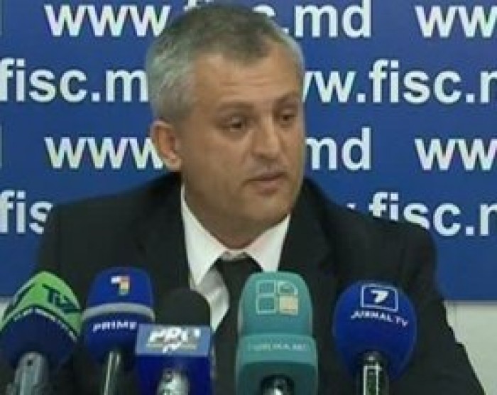 El a subliniat că în Serviciul Fiscal nu este loc pentru angajaţi corupţi şi incompetenţi, scopul cărora este îmbogăţirea personală.