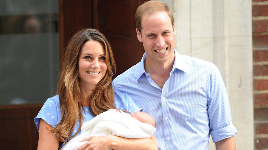 Kate Middleton şi Prinţul William au anunţat numele bebeluşului lor: acesta se va numi George Alexander Louis of Cambridge.