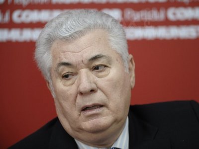 Воронин выразил убежденность в том, что на этот раз Бэсеску проиграет и больше не вернется во дворец Котрочень.