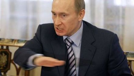 Cu toate acestea, mulţi observatori suspectează că autorităţile doresc să cenzureze spaţiul virtual în Rusia.