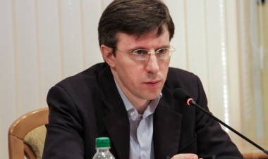 Nicolae Grajdian, se va alege cu o mustrare pentru că i-a răspuns necorespunzător primarului general, Dorin Chirtoacă. 