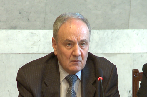 De menţionat că, ieri, deputaţii şi-au menţinut votul din 6 martie faţă de Legea cu privire la castrarea chimică a pedofililor