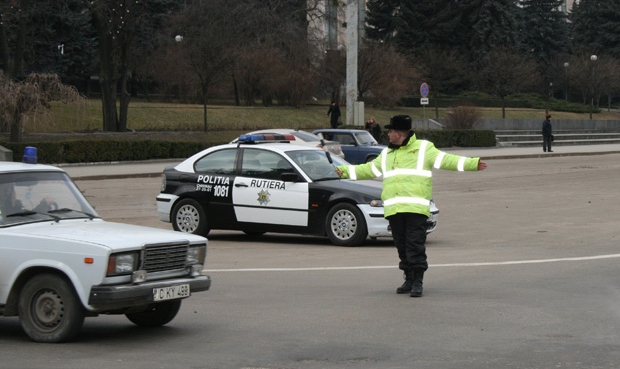 MAI recomandă utilizarea transportului public și anunță că va fi restricţionată circulaţia rutieră pe mai multe străzi din capitală
