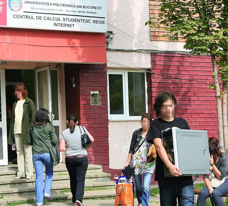  Alarma cu bombă, însă, s-a dovedit a fi falsă.