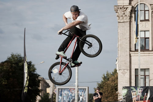 Locuitorii capitalei vor putea aprecia la justa valoare dinamismul spectacolului fascinant cu participarea sportivilor moldoveni. Foto: mport.bigmir.net