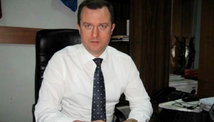 Oleg Melniciuc, finul lui Mihai Poalelungi, s-a străduit mult să obțină această funcție, fiind înaintat repetat, în pofida acuzațiilor privind conflictul de interese, dar și controversele legate de numele său. 