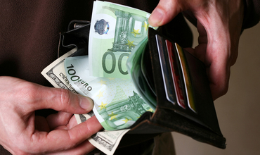 Iniţiativa prevede şi mărimea premiului acordat conducerii unităţilor menţionate. 
