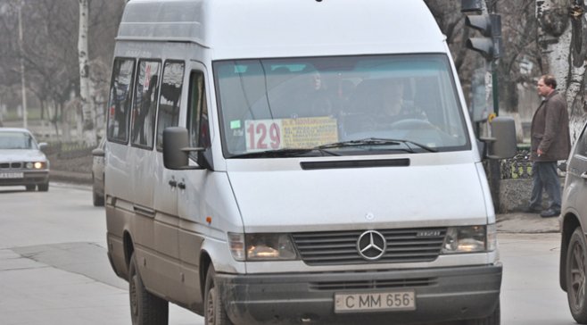 Pe străzile Chișinăului circulă aproximativ 1600 de microbuze