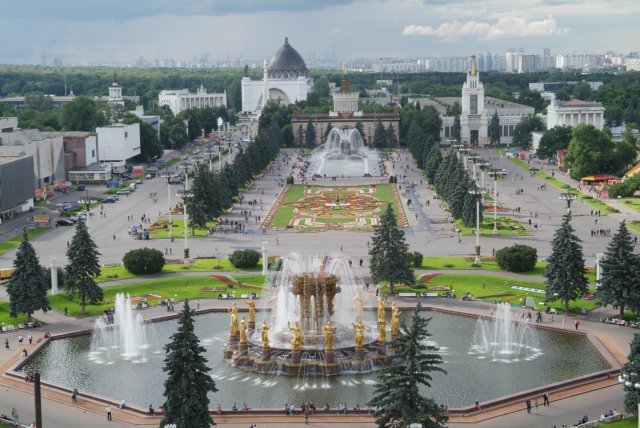 Investitorul va putea utiliza acest centru în viitor pentru desfăşurarea activităţilor expoziţional-comerciale.