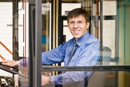 1 апреля 2003 года Дорин Киртоакэ приступил к работе в Молдове после долгого пребывания в Румынии. 