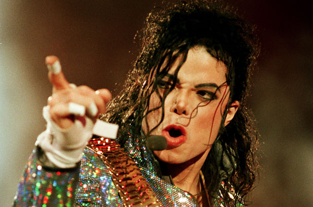 Michael Jackson este primul artist de culoare, care a avut succes la MTV şi a făcut din piesele sale o adevărată artă. 