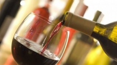 Cercetarea a fost realizată pe un eşantion de 774 de persoane şi are o marjă de eroare de plus/minus 3,5 la sută.