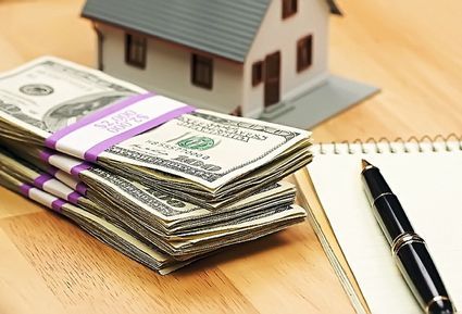 Среди наиболее крупных проданных лотов - 59,486% акций государства в AО Floare-Carpet, 31,415% - в Glass Container Company.