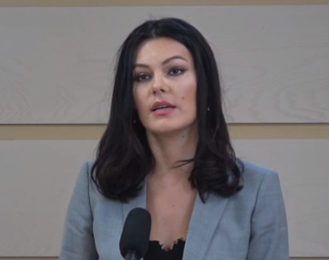 Зотя заявила, что ЛП порекомендует премьеру освободить Андрея Галбура от должности вице-премьера и главы МИДЕИ. Фото: realitatea.md.