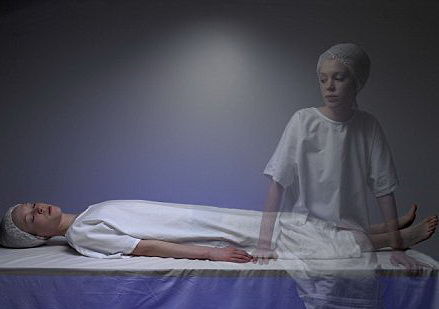 Dovezile sugerează faptul că mai mult de 1.000 de gene sunt active post-mortem, dintre care unele se macină rapid în 24 de ore după moarte.