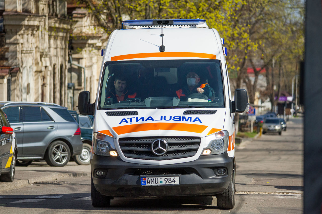 Еще два пациента с коронавирусом скончались в Молдове.