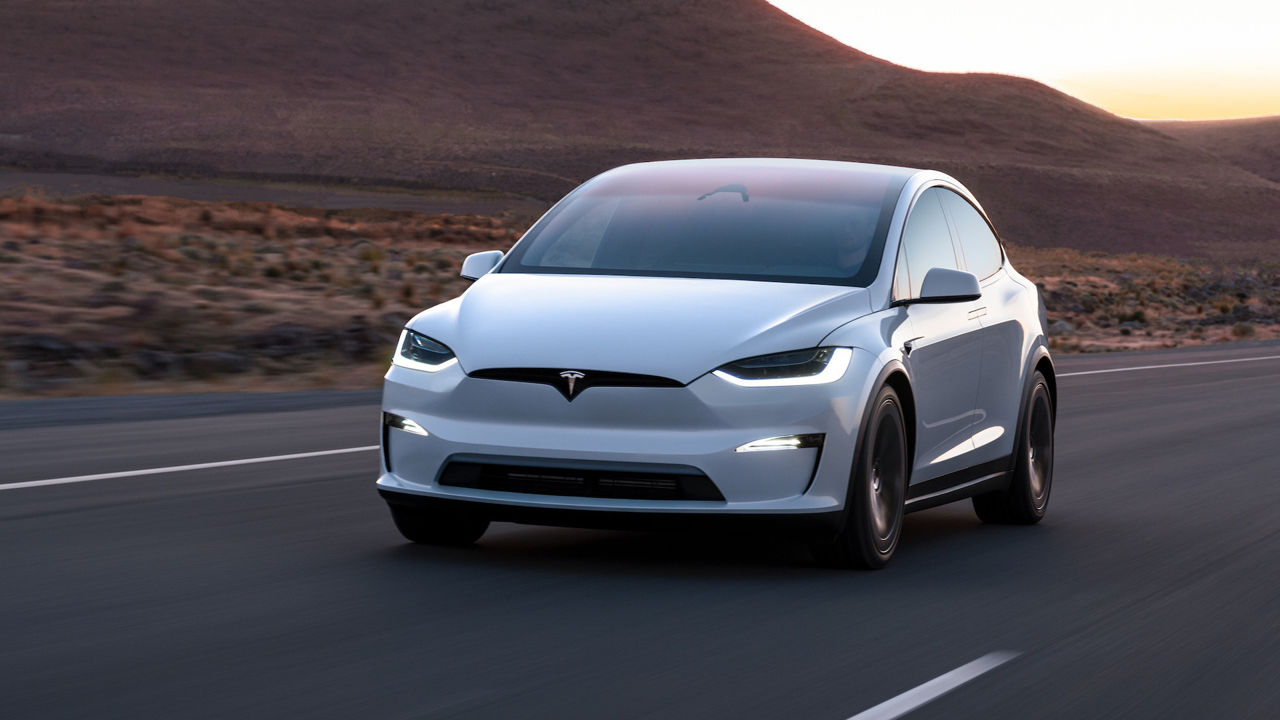 Tesla отзывает почти 55 тысяч электромобилей Model X.