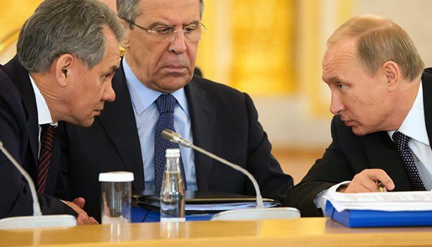 Declarația a fost făcută la Kremlin, unde au fost prezenţi ministrul Apărării, Serghei Şoigu, dar şi cel de Externe, Serghei Lavrov.