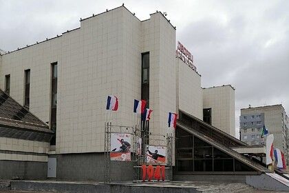 В российском городе вывесили "флаги Франции" вместо государственных