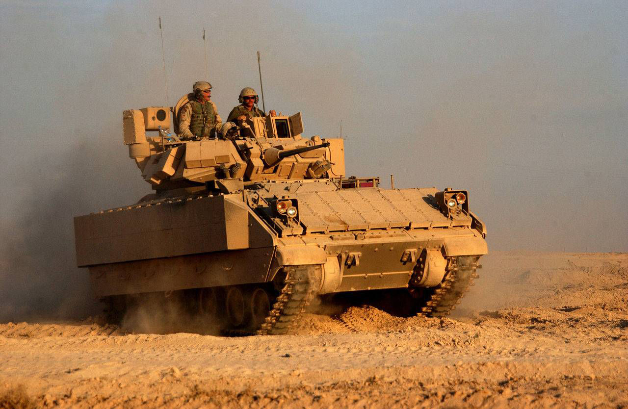 Bloomberg: США могут поставить Украине бронемашины Bradley.