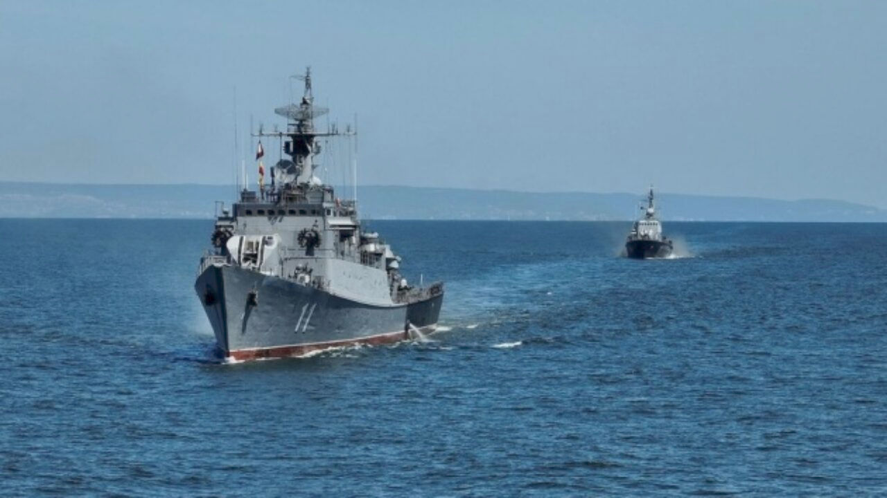 Румыния не обнаружила морских мин на побережье после взрыва возле курорта.