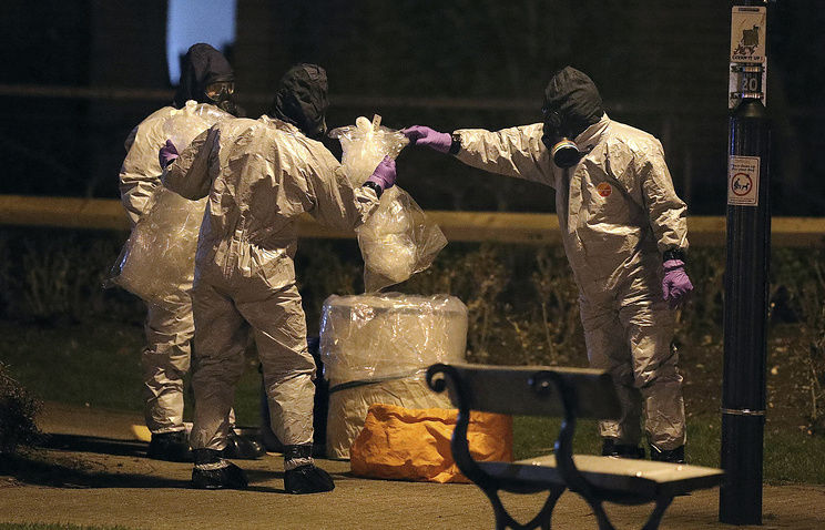 Telegraph: отравляющее вещество для Скрипаля было в чемодане его дочери. Фото: AP Photo