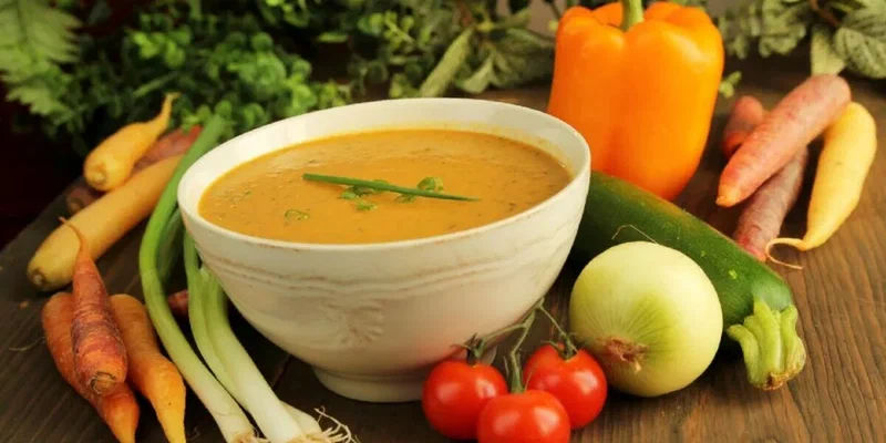 Диетолог назвала продукты, помогающие "обмануть" желудок.