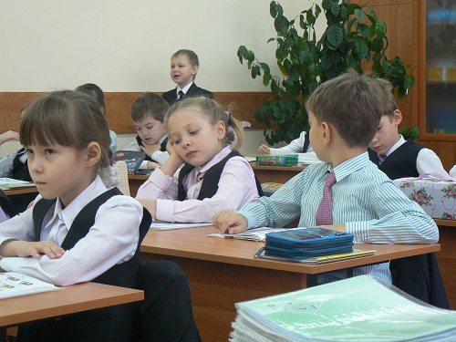 Цена книг варьируется в зависимости от года их издания и языка, на котором они напечатаны.