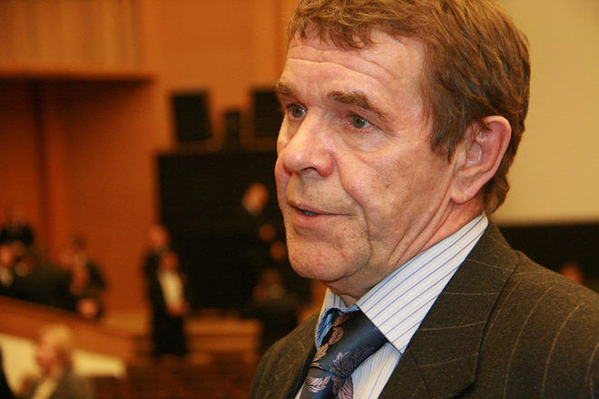 Сам актер подтвердил информацию, что перенес рак.