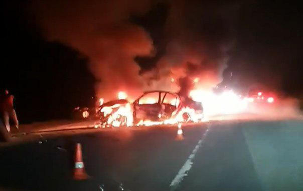В результате ДТП Nissan Teana загорелся, его водителя спасти не удалось. Известно, что он гражданин Молдовы.