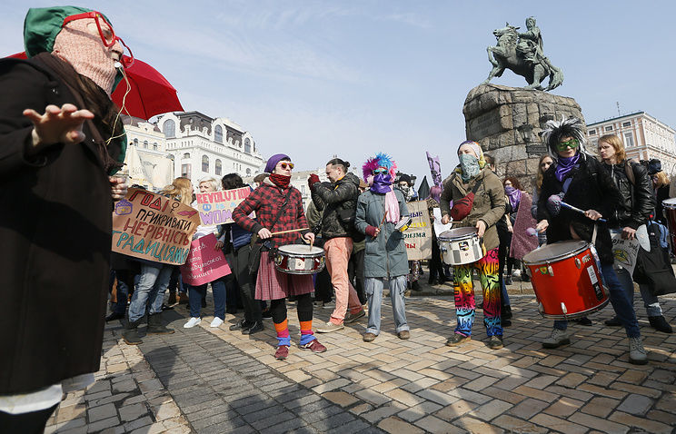 В Киеве женщины выступили против гендерной дискриминации на Украине.