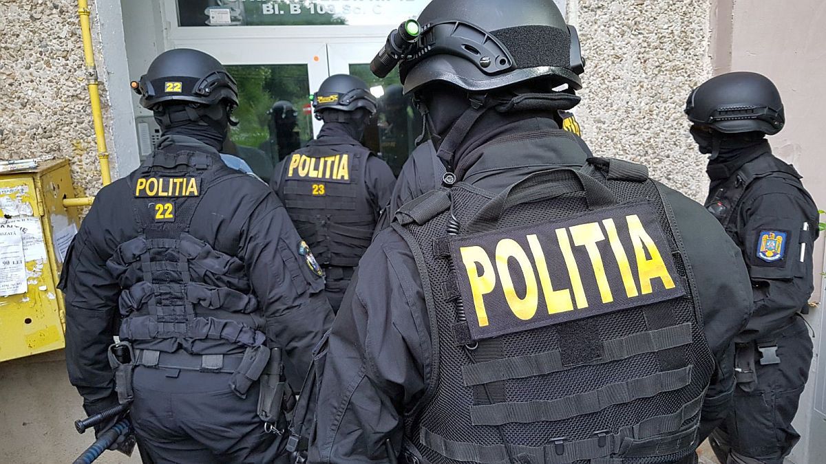 Percheziții în ţară. Droguri de peste 2 milioane de lei, sechestrate