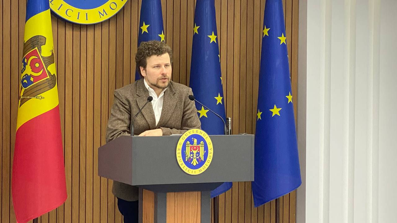 Минобразования уточнило слова Перчуна о повышении зарплат учителям.