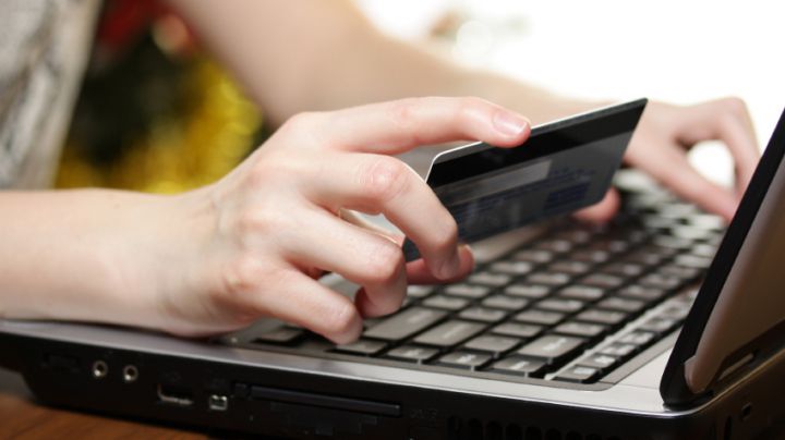 O altă recomandare pentru clienții magazinelor on-line este să-și perfecteze un card bancar cu tehnologia 3D secured.