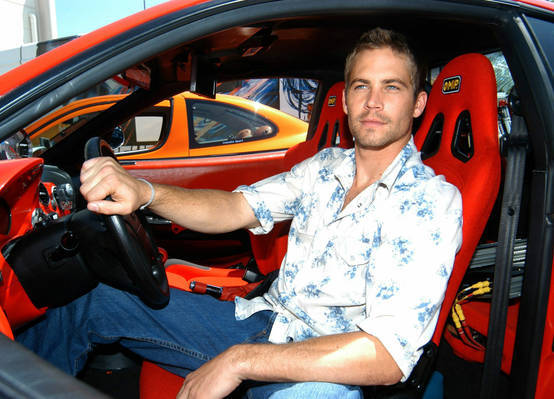 Detectivul angajat de publicaţia mai sus menţionată susţine că a aflat din surse sigure că indivizii care ar fi fost afectaţi de dezvăluirile lui Paul Walker au comandat asasinarea lui.