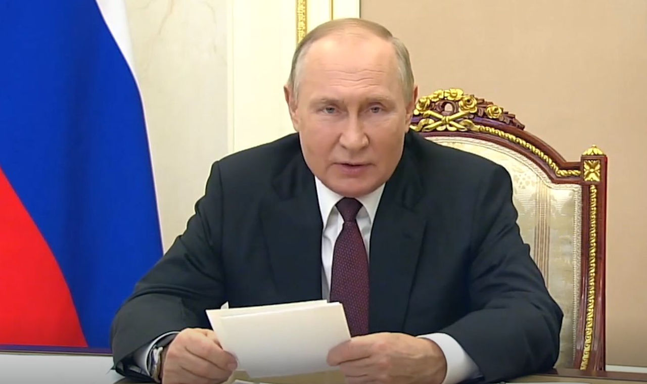 Путин: С черного рынка Украины к преступникам может попасть мощное оружие.