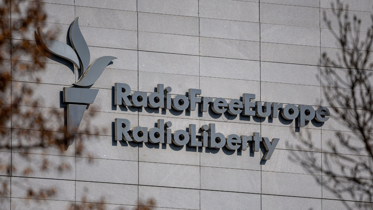 Radio Europa Liberă trebuie să primească 12 milioane de dolari.