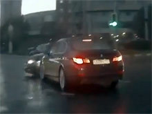 Видео уже собрало более 1,3 млн просмотров, море "лайков" и более 600 комментариев на YouTube.