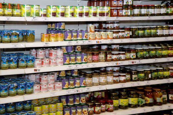 Сезон переработки сельхозпродукции на Каменском консервном заводе начался с консервирования фасоли. 