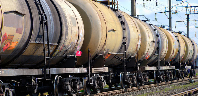 Правительство России запретило экспорт на Украину российской нефти и нефтепродуктов. 