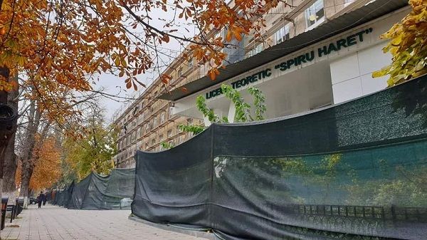 В двух столичных лицеях проводится внешняя теплоизоляция. Фото: actualitati.md.