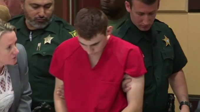Procurorii din Florida vor pedeapsa cu moartea pentru atacatorul de la liceul din Parkland.