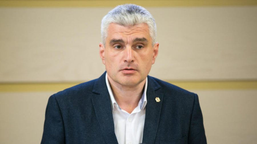 Бывший депутат Александр Слусарь.
