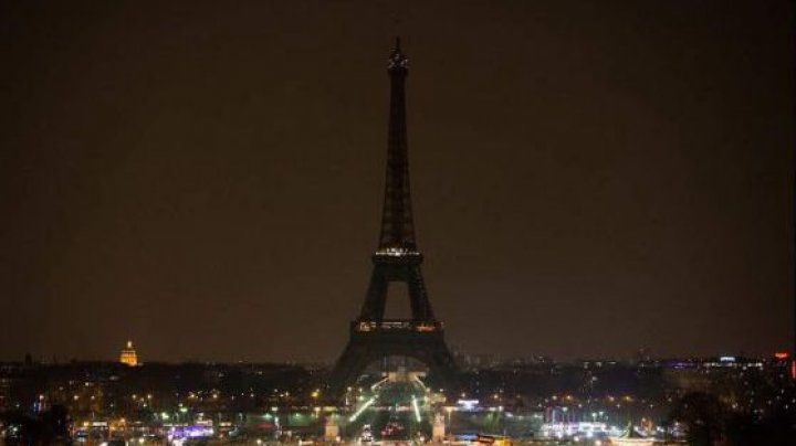 Atentatul din Somalia: Turnul Eiffel va stinge luminile în memoriam victimelor