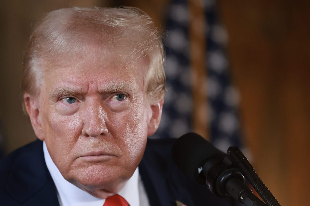 Трамп подаст иск на 100 млн долларов за обыск в Мар-а-Лаго.