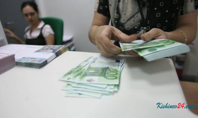 Средняя сумма одного перевода уменьшилась с $451 до $396.   Фото: kishinev24.com