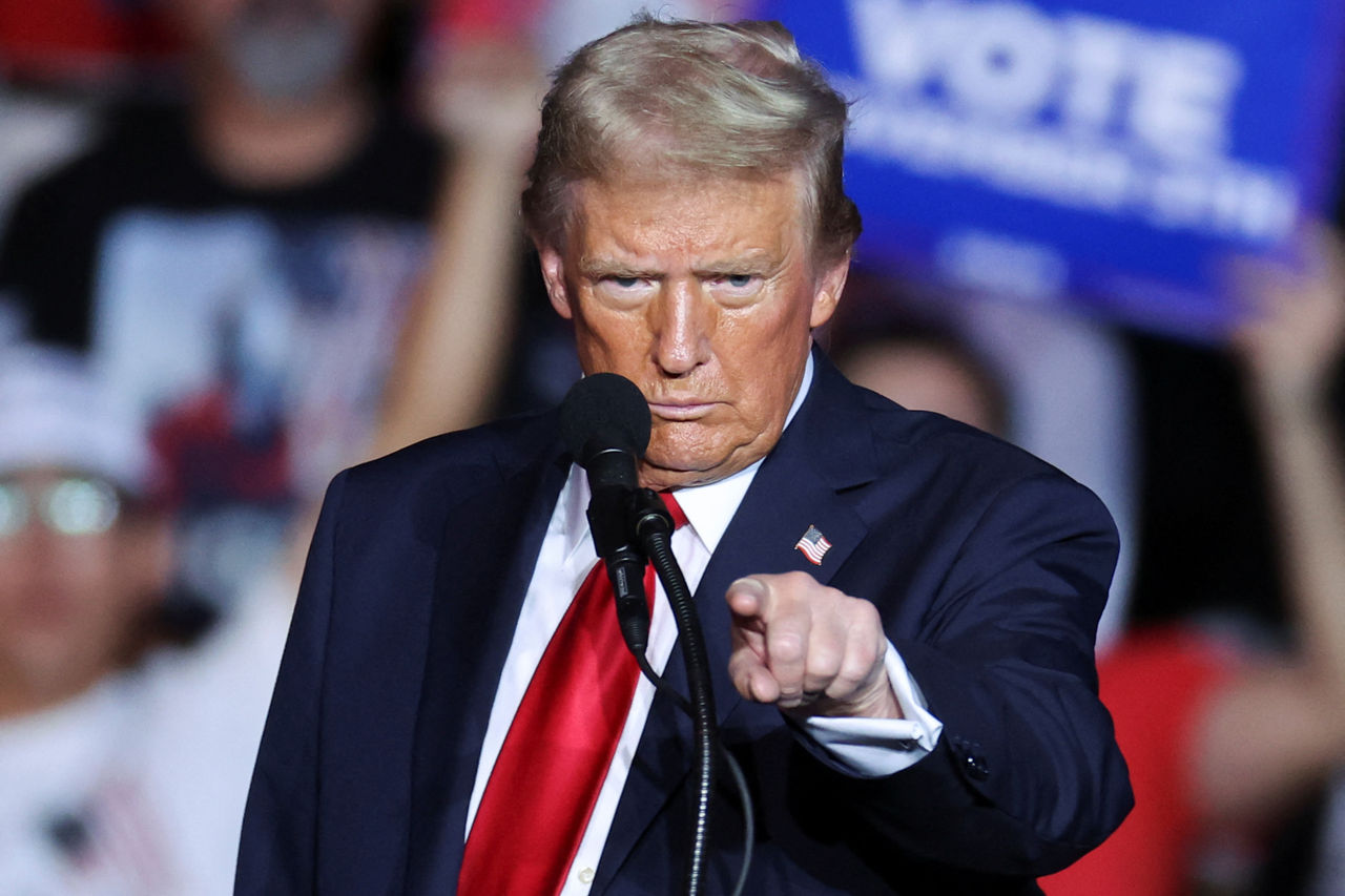 WSJ: Трамп планирует оказать «максимальное давление» на Иран, резко ужесточив санкции.